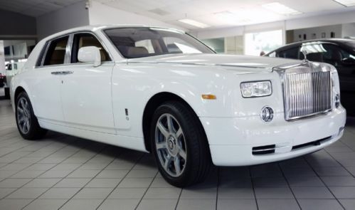 Msrp $418k theater lounge seat 21 whls cameras 8k miles pristine