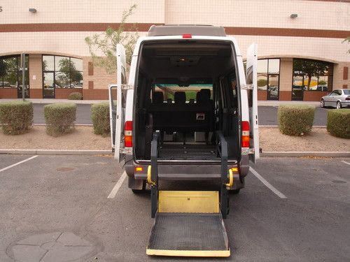 Van wheelchair handicap mercedes van dodge sprinter diesel 2006 braun rear ramp