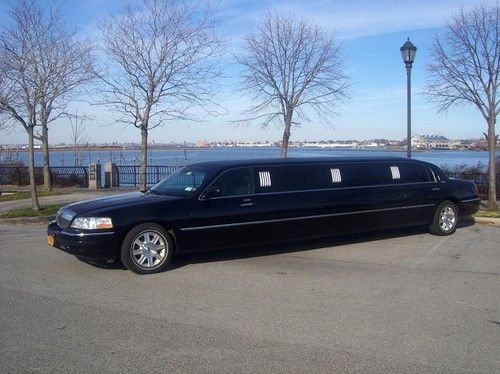 2007 lincoln town car stretch black limousine 120"