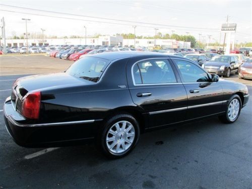 2011 lincoln town car signature limited black  1 owner florida car price to sell
