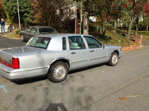 1997 lincoln town car signature sedan 4-door 4.6l