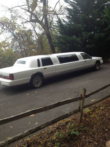 1996 lincoln town car executive limousine 4-door 4.6l