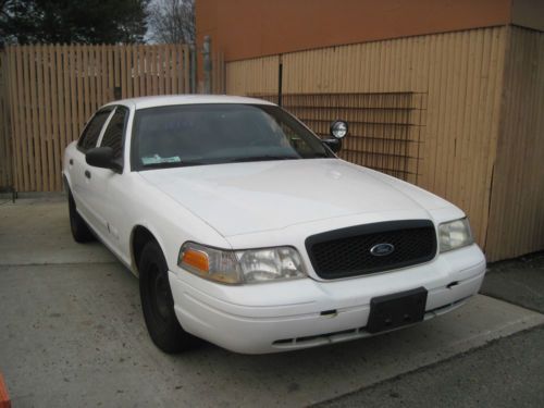 2001 ford crown victoria base sedan 4-door 4.6l