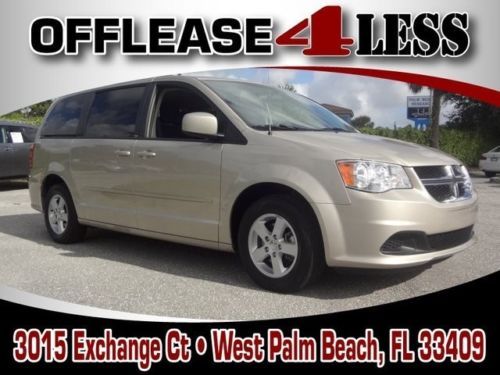 Grand caravan sxt 
third row seat clean carfax