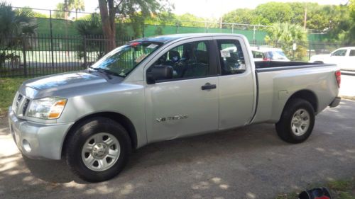 Nissan titan 5.6 ext cab 2006 great pick up truck !!!