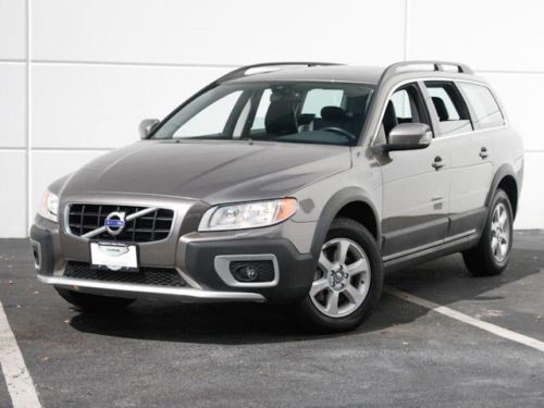 2010 volvo xc70 3.2 very clean!! priced to sell! (630)960-2000