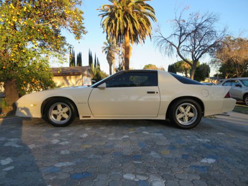 Camaro z-28 l-69 ho 5 spd  22,420 miles