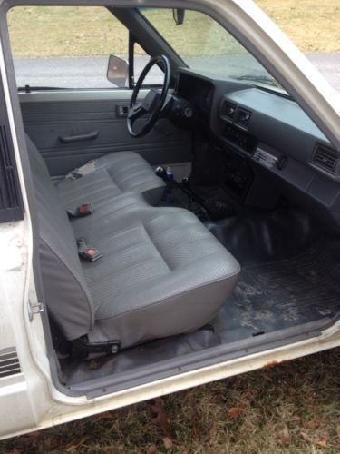 1986 TOYOTA 4x4 Pickup Truck 22R Motor Manual Transmission, image 5