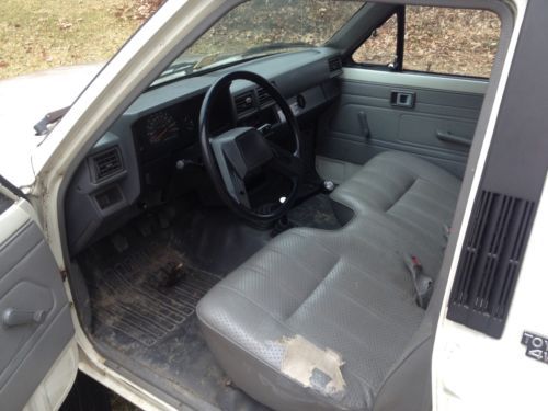 1986 TOYOTA 4x4 Pickup Truck 22R Motor Manual Transmission, image 6