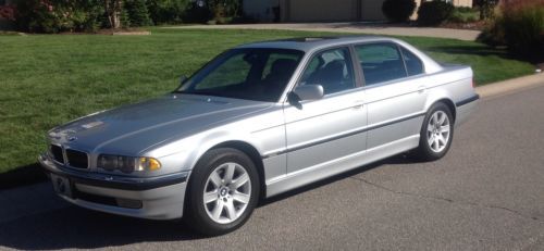2001 bmw 740il sedan, no reserve, all options,  drives great, heated, navigation