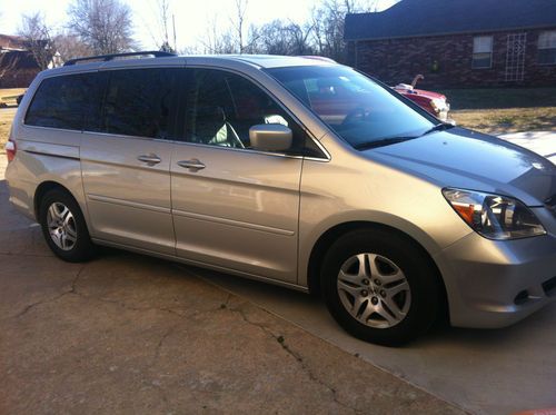 2006 honda odyssey ex-l mini van **free delivery of van to your door**
