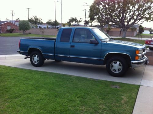 1998 green chevy 1500 v8 5.0 p/u fair condition 140k new tires alloy wheel lbed
