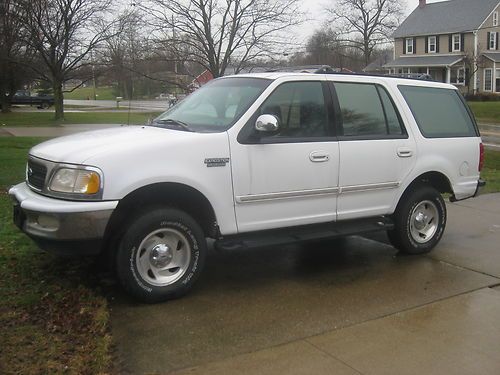 White 1997 ford expedition xlt sport utility great shape !! must see low reserve