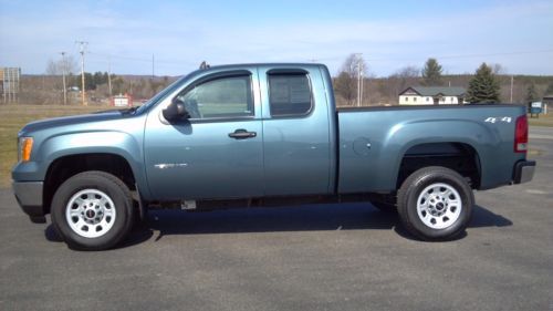 2013 gmc sierra sle 2500hd extended cab 4x4 4860 miles almost new
