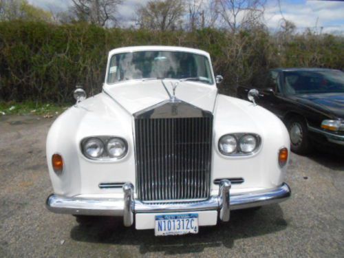 1966 phantom v rolls royce. wedding clear title.