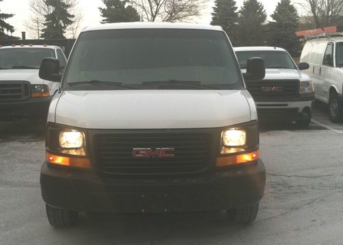 2008 gmc savana 2500 base standard cargo van 3-door 4.8l