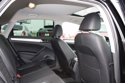 SE w/Sunroof CD 4-Wheel Disc Brakes 6-Speed A/T A/C ABS Aluminum Wheels, image 9