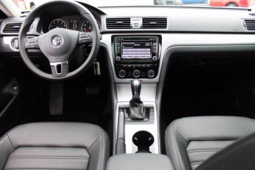 SE w/Sunroof CD 4-Wheel Disc Brakes 6-Speed A/T A/C ABS Aluminum Wheels, image 10