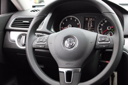 SE w/Sunroof CD 4-Wheel Disc Brakes 6-Speed A/T A/C ABS Aluminum Wheels, image 11