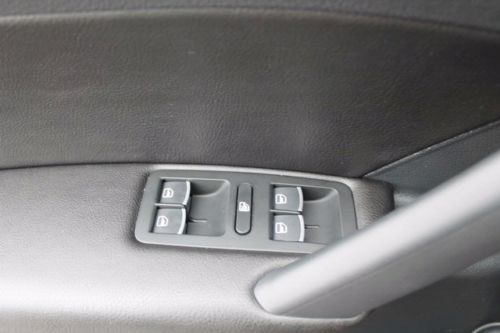 SE w/Sunroof CD 4-Wheel Disc Brakes 6-Speed A/T A/C ABS Aluminum Wheels, image 16