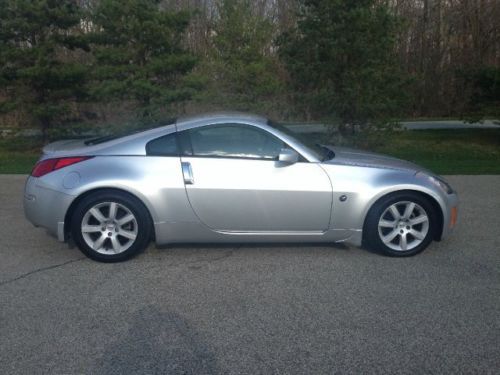 Magnificent nissan 350z touring edition, extremely clean, garage kept! best 350z