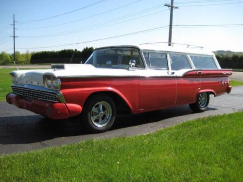 1959 ford ranch wagon, 4 door, 4 speed with a 302ci boss v8, two tone paint job.