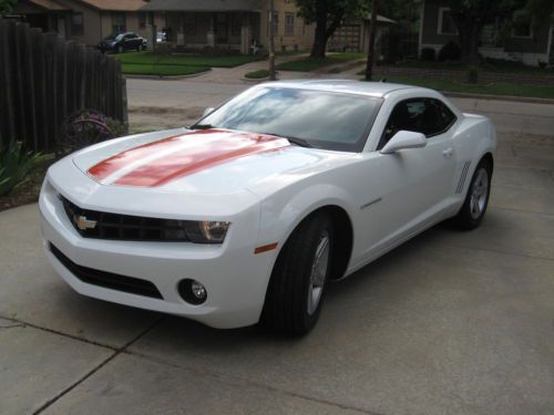 2012 chevrolet camaro only 1800 miles like new