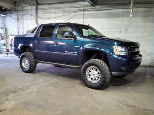 Lifted 2007 chevrolet avalanche lt crew cab pickup 4-door 5.3l