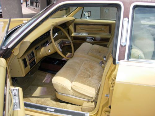 1976 Lincoln Continental Hardtop 4-Door 7.5L, image 10
