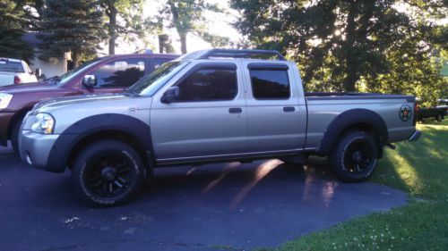 2004 nissan frontier xe crew cab pickup 4-door 3.3l