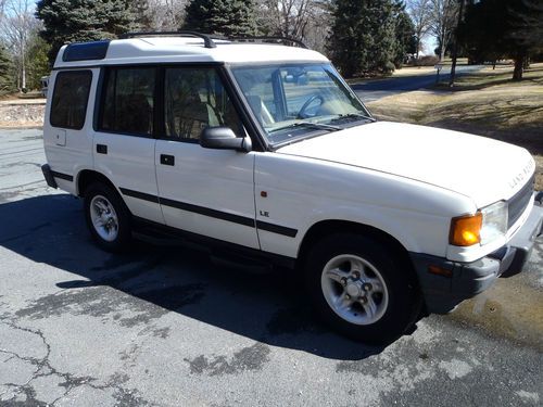 1998 land rover discovery--no reserve--runs great--no rust.