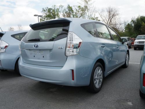 2014 toyota prius v three