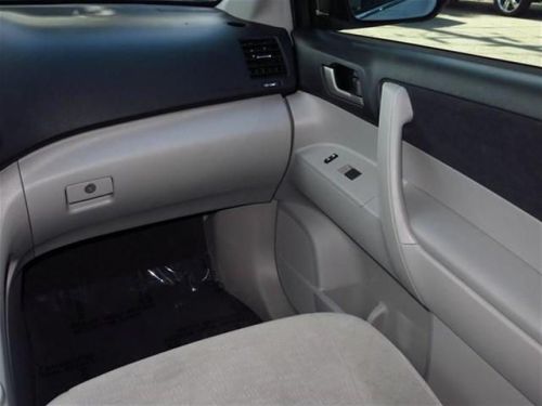 2011 toyota highlander base