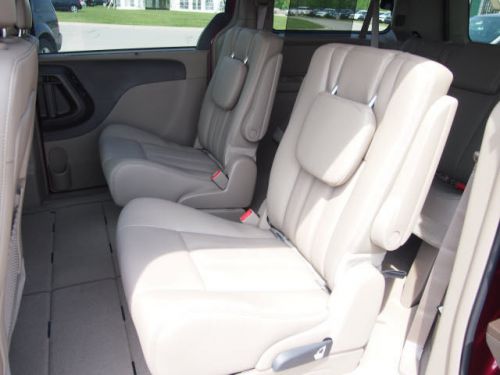 2014 chrysler town & country touring-l