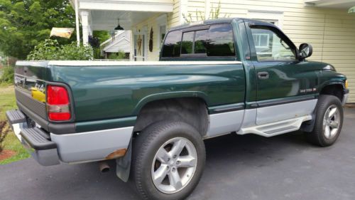 1999 dodge ram 1500 4x4 only 116,000 miles, cold air intake, rims, extras v8 5.9