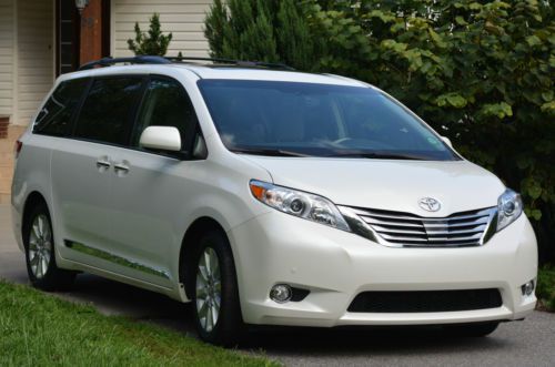 2012 toyota sienna limited mini van limited. back-up camera, navigation, dvd!!!