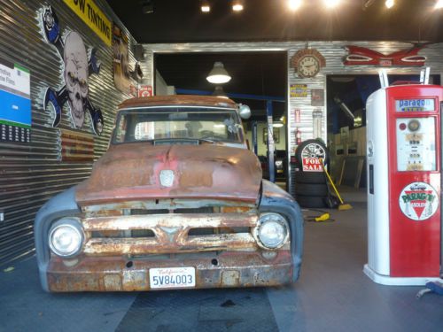 1954 ford -100 solid truck