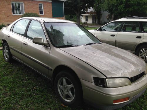 1995 Honda Accord LX Sedan 4-Door (Wrecked, Salvage Title) AS IS, US $800.00, image 2