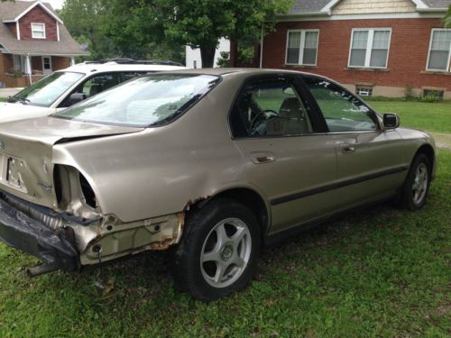 1995 Honda Accord LX Sedan 4-Door (Wrecked, Salvage Title) AS IS, US $800.00, image 4
