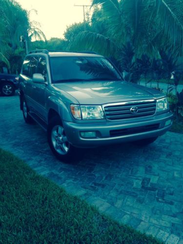 2004 toyota landcruiser 4wd excellent condition in and out