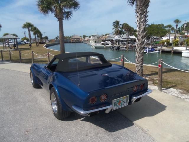 Chevrolet corvette black leather