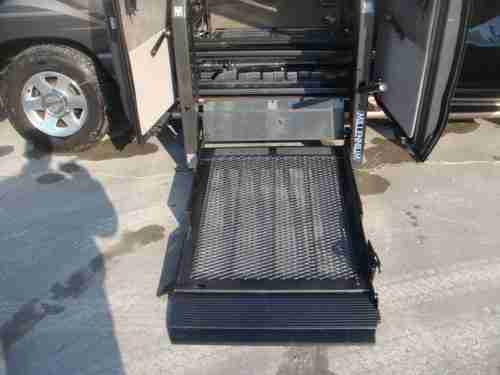 2005 Ford E150 Waldoch Conversion Wheel Chair Lift 53,252 Actual Miles, US $13,750.00, image 18