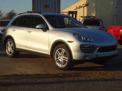 2012 porsche cayenne awd damaged salvage runs! cooling good v6 loaded wont last!