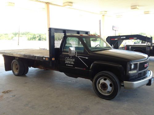 2001 gmc sierra 3500 hd dually w/16' flat/stake bed and 2500lb lift