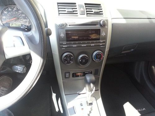 2011 toyota corolla s sedan 4-door 1.8l