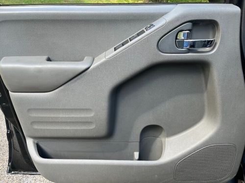 2020 nissan frontier sv