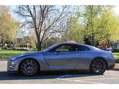 Like NEW 2012 GT-R with LOW miles, image 4