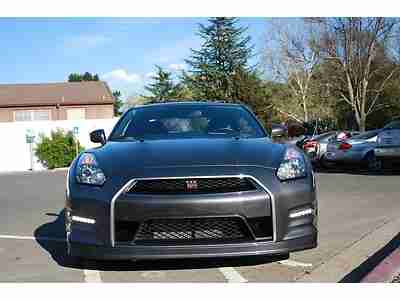Like NEW 2012 GT-R with LOW miles, image 6
