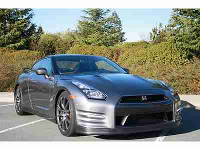 Like NEW 2012 GT-R with LOW miles, image 7