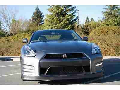 Like NEW 2012 GT-R with LOW miles, image 9